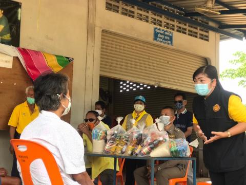เยียวยาเบื้องต้นผู้ประสบภัยโควิด ทั้ง 14 หมู่บ้าน